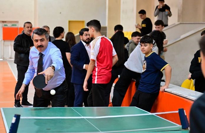 Yıldırım’da gençlik mesaisi: Oktay Yılmaz öğrencilerle buluştu