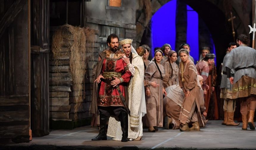 Destan anlatısı "Prens İgor" operası Opera Sahnesi'nde prömiyer yaptı
