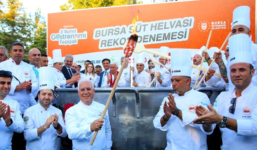 Gastronomi Festivali’nde ‘Bursa süt helvası’ rekor denemesi