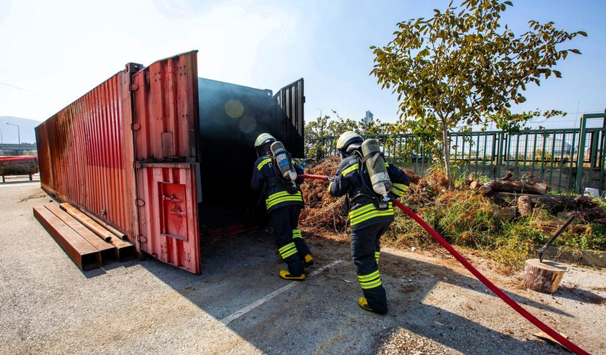 Bursa Büyükşehir Belediyesi’nden fabrika itfaiyecilerine özel eğitim