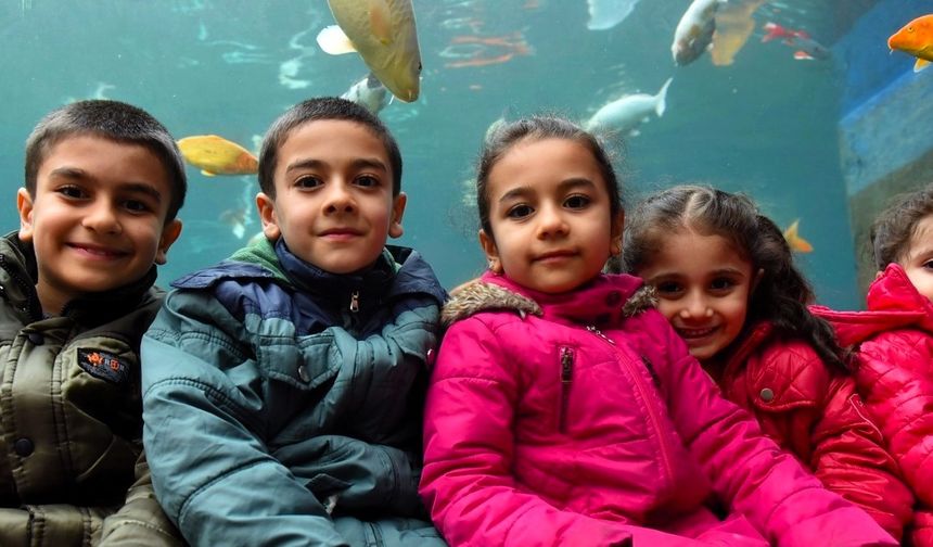 Yıldırım Belediyesi’nden çocuklara karne hediyesi