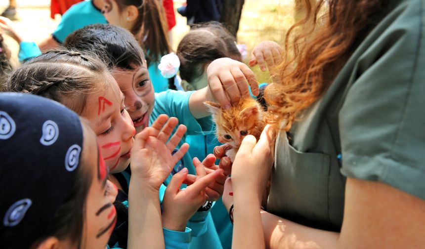 Bursa’da çocuklara hayvan sevgisi aşılandı