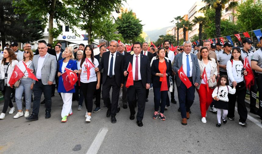 Osmangazi’de omuz omuza 19 Mayıs yürüyüşü