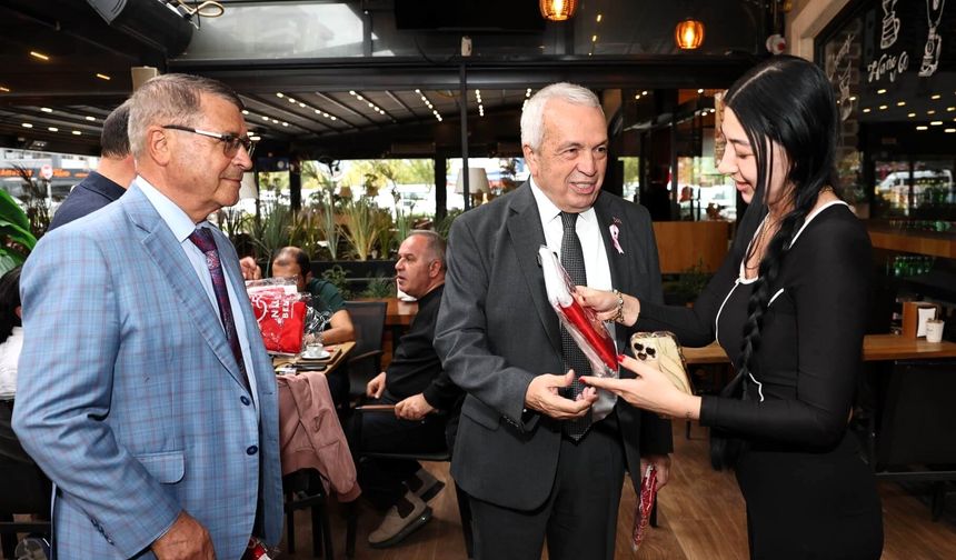 Başkan Şadi Özdemir’den esnafa Cumhuriyet ziyareti