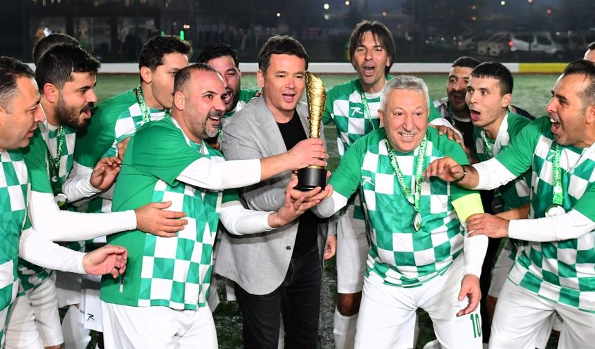 Osmangazi’de futbol coşkusu: Başkan Aydın’dan gol, Basın Yayın’dan zafer
