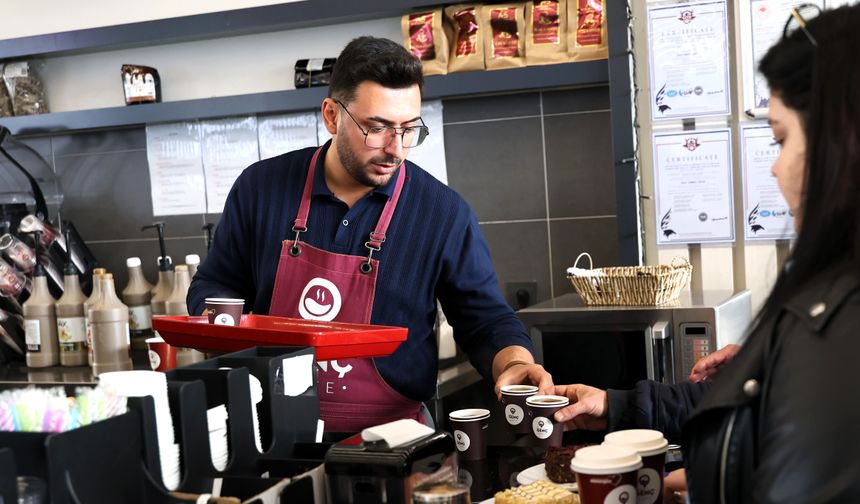 Bursa’da gençler Genç Kafe’nin müdavimi oldu