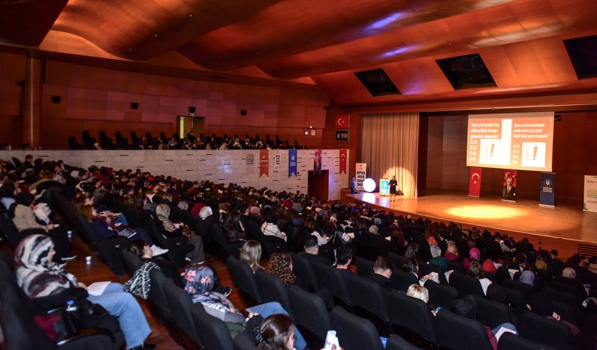 Gençler Büyükşehir'le KPSS'ye hazırlanıyor