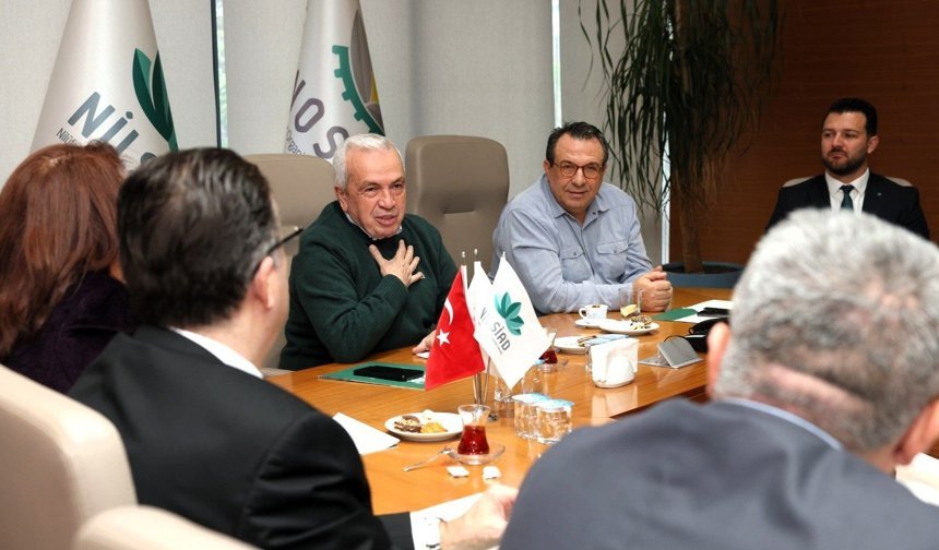 Başkan Şadi Özdemir yüksek teknolojiyi işaret etti