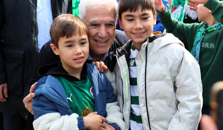 Başkan Bozbey, Bursaspor taraftarlarıyla şampiyonluk heyecanını paylaştı
