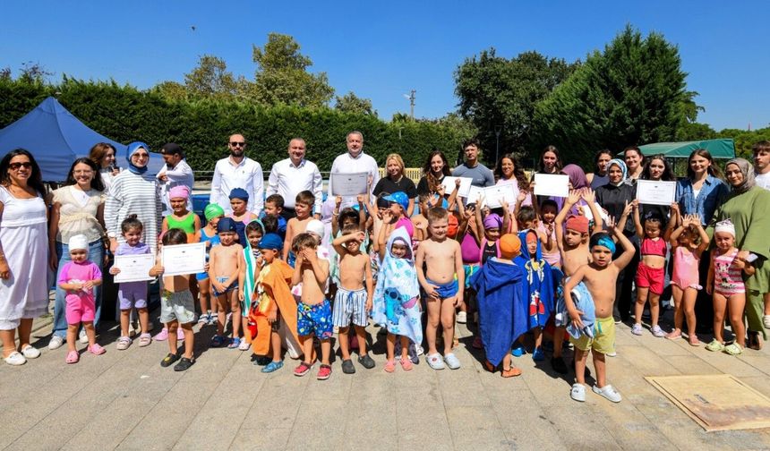 Osmangazi’de yüzme eğitimi sertifikayla taçlandı
