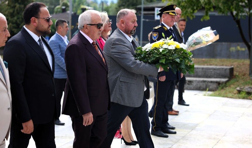 Başkan Şadi Özdemir Zavidovići’nin Şehir Günü törenlerine katıldı