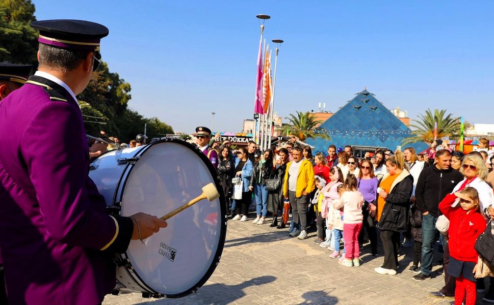 Bursa'nın dört bir yanında Cumhuriyet Bayramı coşkusu