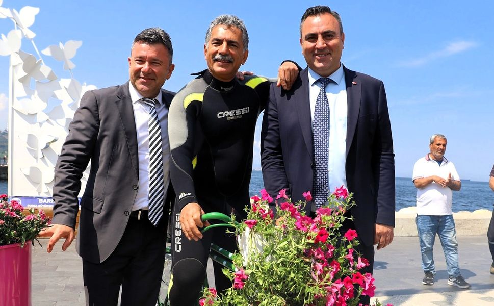 Gemlik Körfezi’nde dalgıçlardan dip temizliği