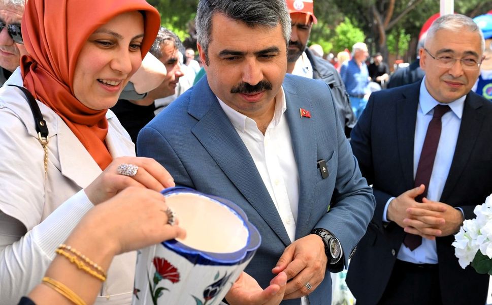 Bursa'da Yıldırım 'Aile' için yürüdü