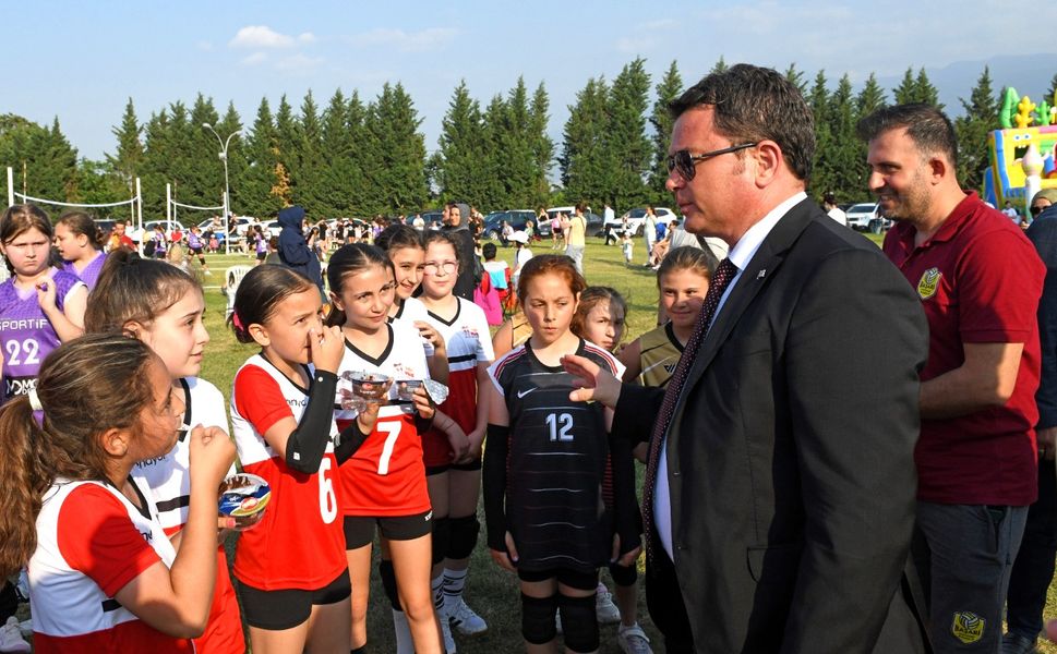 Osmangazi’de kız çocukları için Mini Voleybol Şenliği
