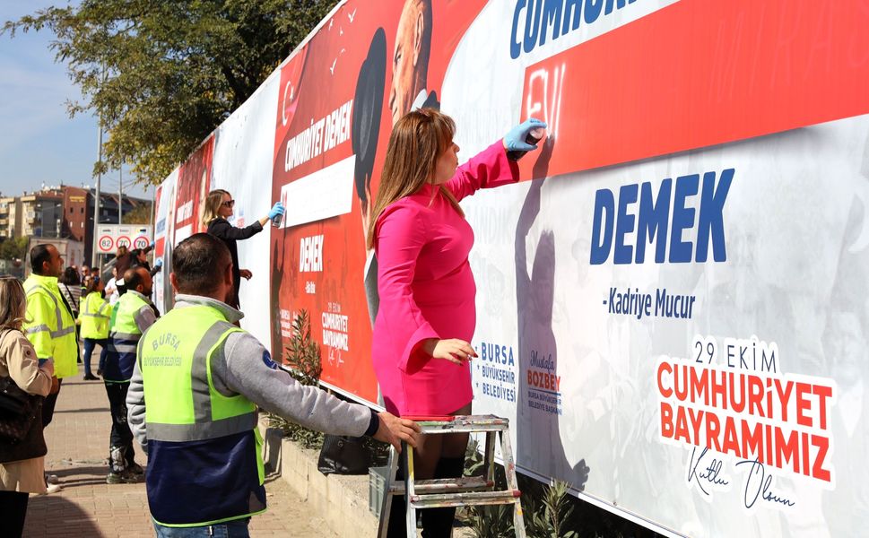 Bursa’da Cumhuriyet sevgisi sloganlara yansıdı