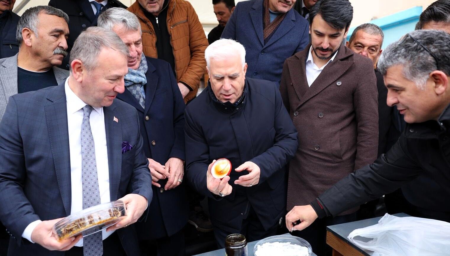 Bursa Büyükşehir'den dağ yöresine arı kovanı desteği