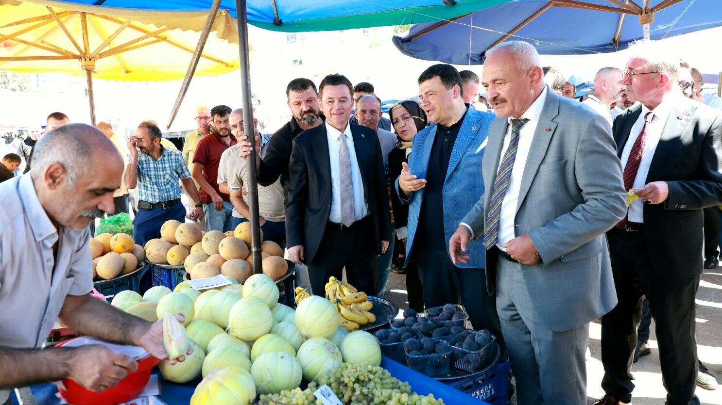 Osmangazi’de modern bir pazar alanı daha hizmete girdi