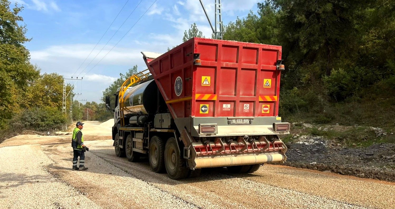 Büyükşehir, Osmangazi'de 10 kilometrelik yolu yeniledi